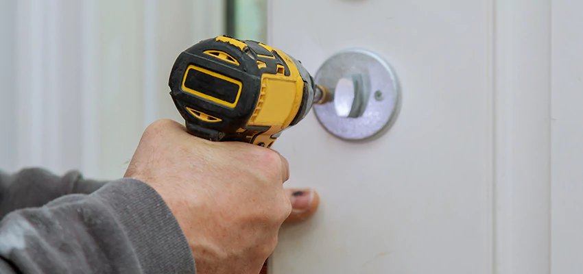 Street Locksmith For Smart Lock Repair in La Mesa, CA